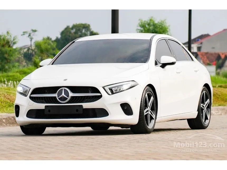 Budget Rp350 Jutaan, Mercedes Benz A200 Sedan Masih Menggoda Ketimbang Low SUV Baru atau Mobil Listrik Kekinian