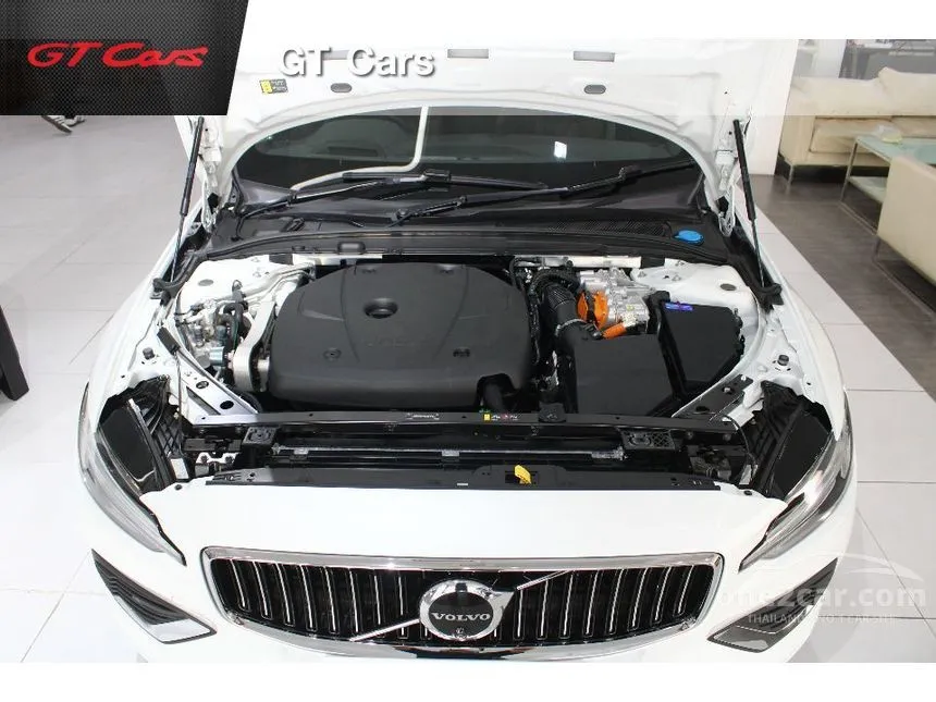 2024 Volvo V60 Recharge Ultimate T8 Wagon