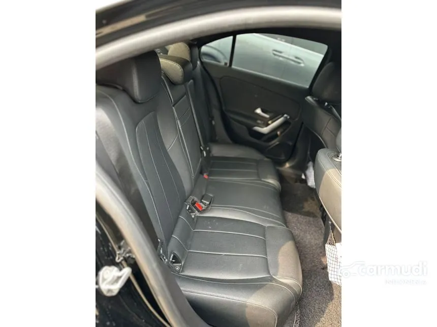 2022 Mercedes-Benz A200 progressive line Sedan