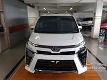 VOXY READY PUTIH, HITAM