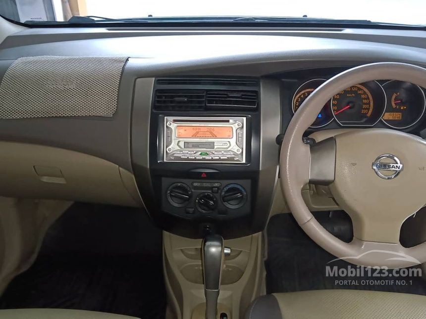 Jual Mobil Nissan Grand Livina 2009 XV 1 5 di Jawa Tengah Jual Mobil Nissan Grand Livina 2009 XV 1 5 di Jawa Tengah