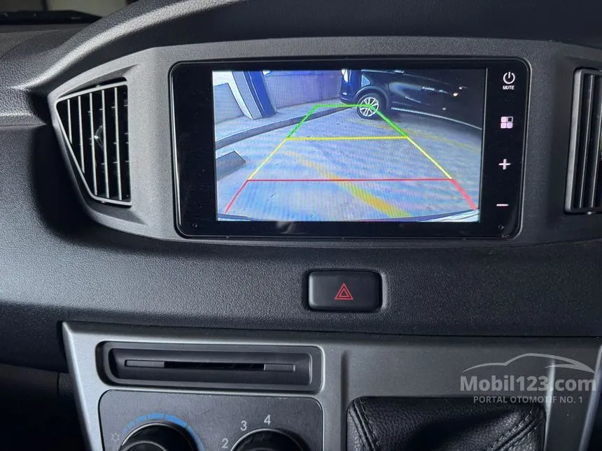 2024 Daihatsu Sigra R MPV