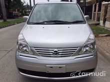 Nissan Serena 2.0 AT Hitam