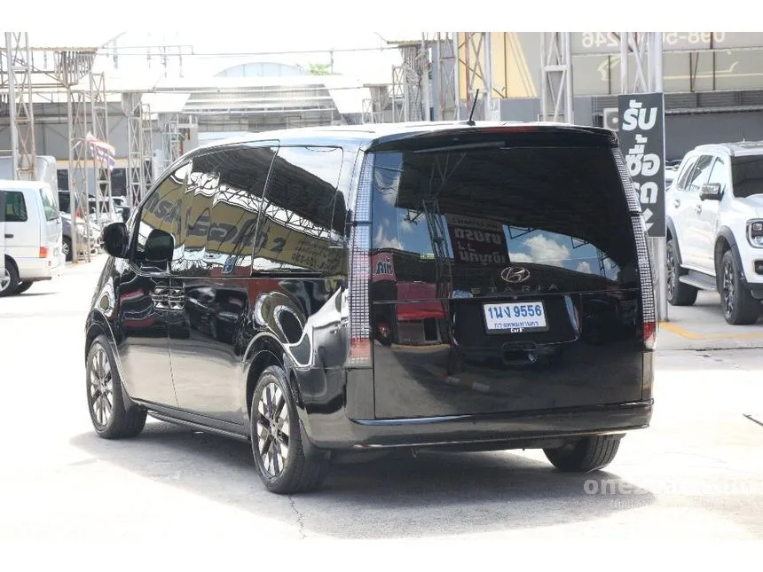 2023 Hyundai Staria Premium with sunroof Van