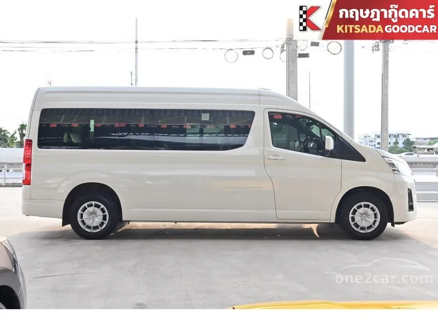 2022 Toyota Commuter Van