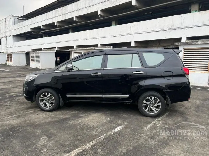 2022 Toyota Kijang Innova V MPV