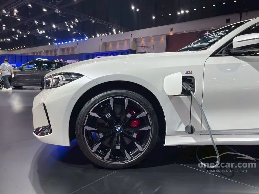 2025 BMW 330e M Sport Sedan