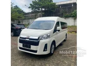 2025 Toyota Hiace 2.8 Premio Van