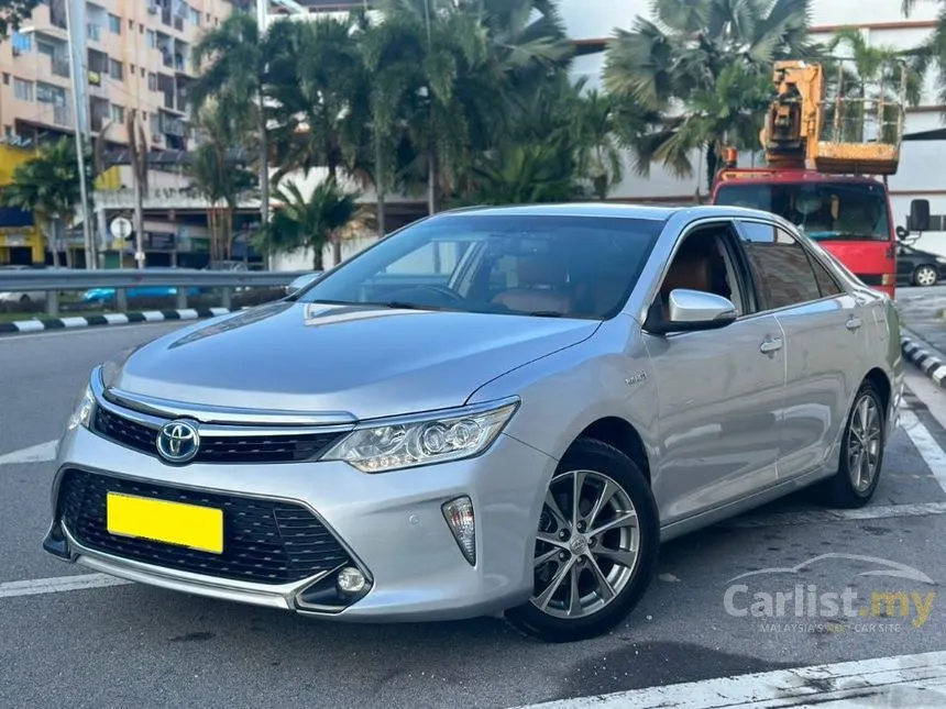 2018 Toyota Camry Hybrid Luxury Sedan