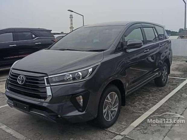 Toyota Kijang Innova V Mobil Bekas Baru dijual di 