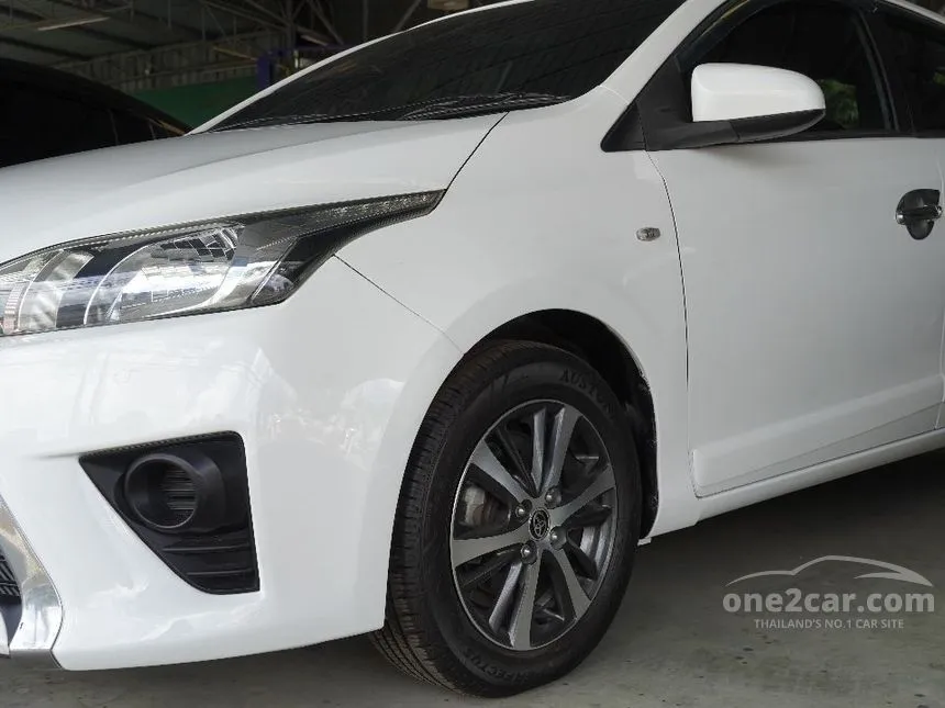 2013 Toyota YARIS E Hatchback