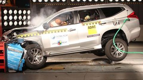 Hebat, Uji Tabrak Mitsubishi Pajero Sport Raih 5-Bintang
