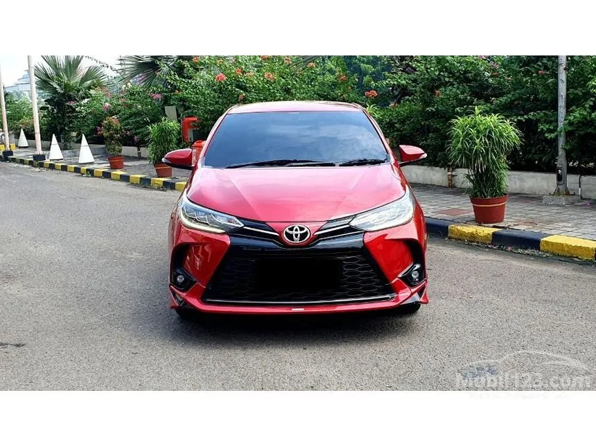 Jual Mobil Toyota Yaris 2021 S GR Sport 1.5 di Jawa Barat Automatic Hatchback Merah Rp 229.000.000