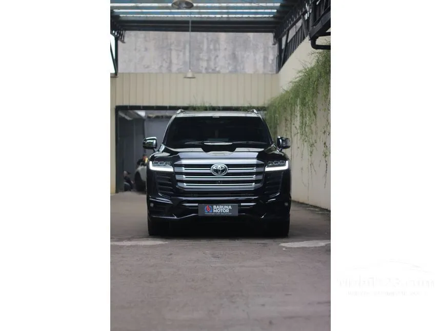 2024 Toyota Land Cruiser 300 VX-R SUV