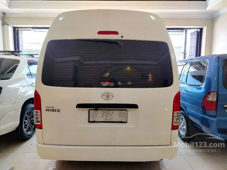 2014 Toyota Hiace Commuter Van