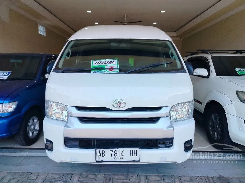 2014 Toyota Hiace Commuter Van