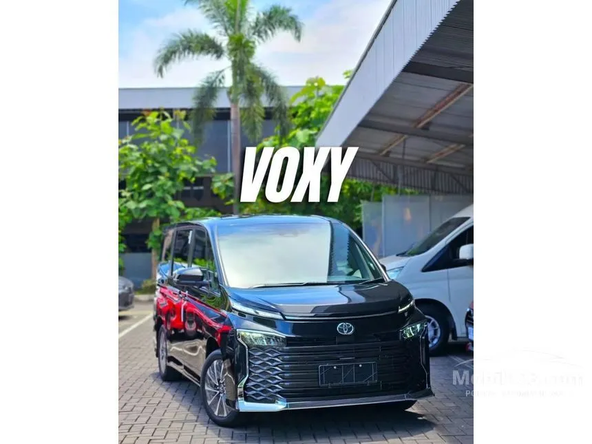 Jual Mobil Toyota Voxy 2024 2.0 di Banten Automatic Van Wagon Hitam Rp 598.000.000