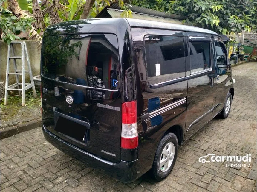 2019 Daihatsu Gran Max Mini Bus D Van