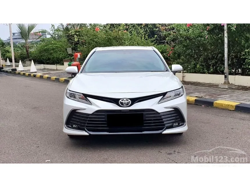 Jual Mobil Toyota Camry 2023 V 2.5 di DKI Jakarta Automatic Sedan Putih Rp 635.000.000