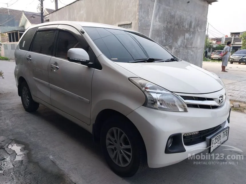 2015 Daihatsu Xenia R Deluxe MPV