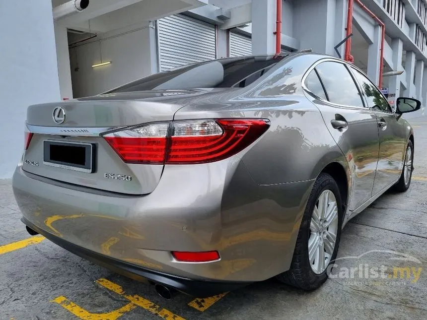 2013 Lexus ES250 Sedan