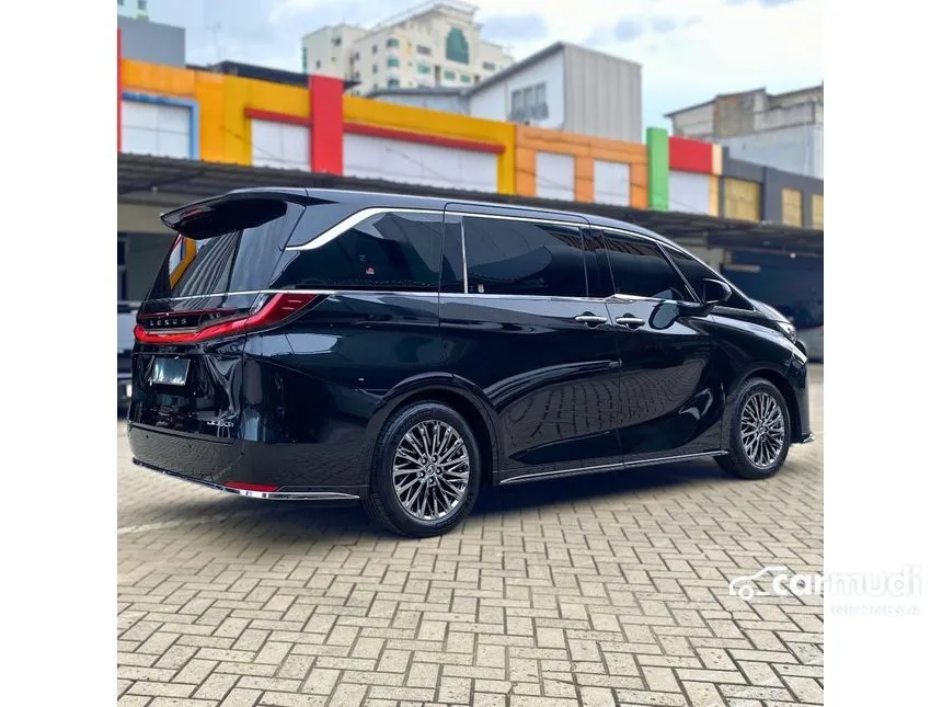 2024 Lexus LM350h Van Wagon