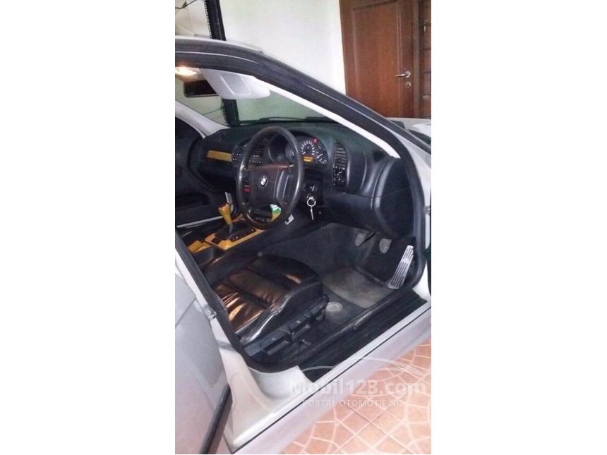 Jual Mobil BMW 323i 1997 E36 2.5 Manual 2.5 di Sumatera Jual Mobil BMW 323i 1997 E36 2.5 Manual 2.5 di Sumatera
