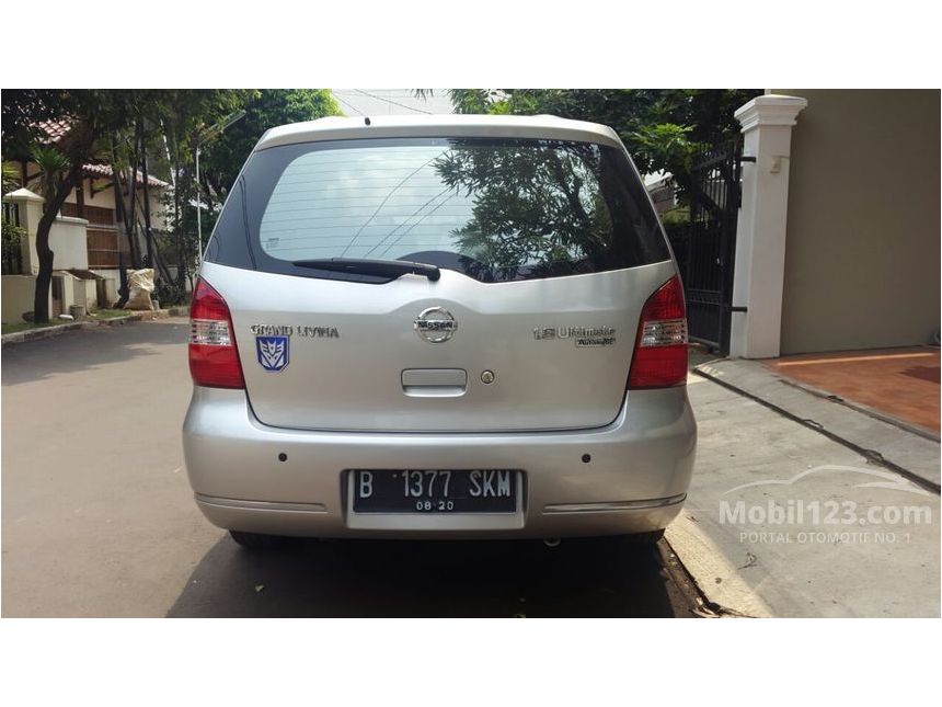 Jual Mobil  Nissan Grand  Livina  2010 Ultimate  1 8  di DKI 