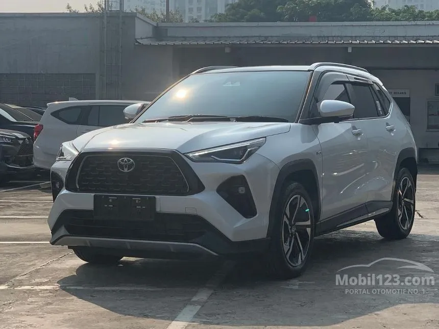 Jual Mobil Toyota Yaris Cross 2024 S GR Parts Aero Package HEV 1.5 di Jawa Barat Automatic Wagon Putih Rp 424.900.000