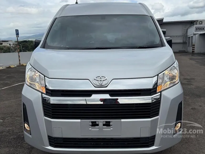 2025 Toyota Hiace Premio Van