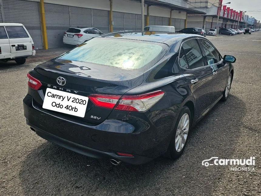 2020 Toyota Camry V Sedan