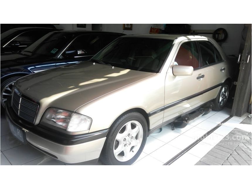 Jual Mobil Mercedes-Benz C200 1997 W202 2.0 Manual 2.0 di 