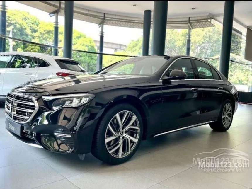 2025 Mercedes-Benz E200 Exclusive Line Sedan