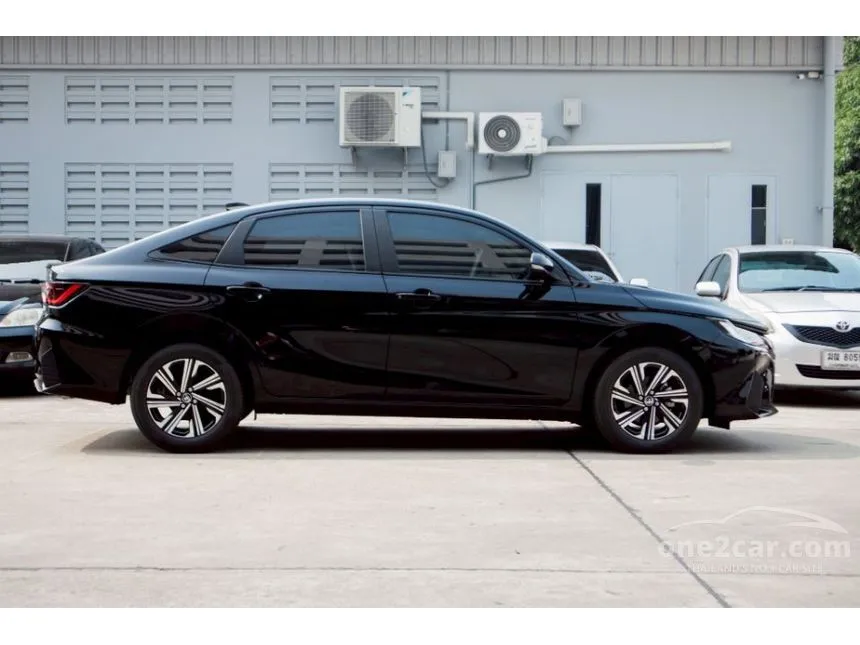 2024 Toyota Yaris Ativ Smart Sedan