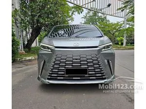 2025 Lexus LM 350h 2.5 7 Seater MPV