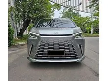 2025 Lexus LM 350h 2.5 7 Seater MPV Sonic Titanium on Beige Odo 2 Rb (TERMURAH)
