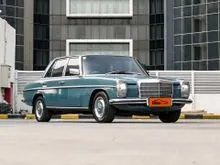 1975 Mercedes-Benz 200 2.0 W123 Sedan