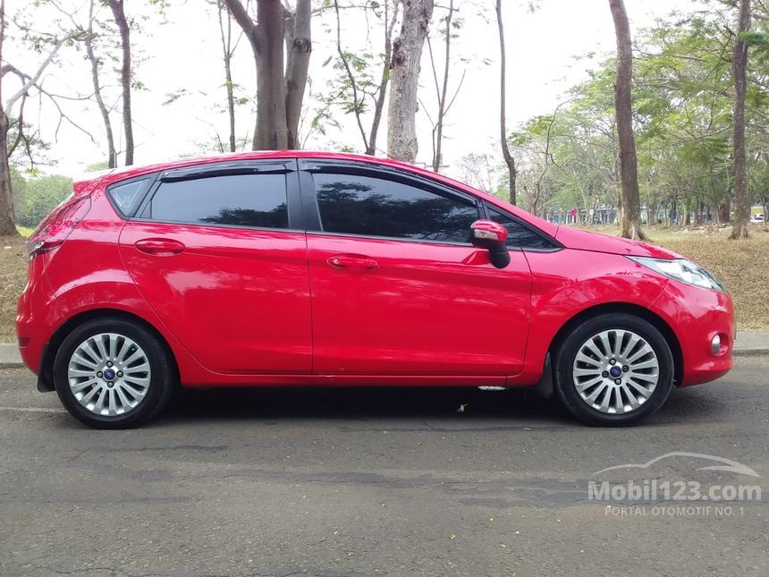 Jual Mobil  Ford  Fiesta  2011 Trend 1 4 di Jawa Barat 