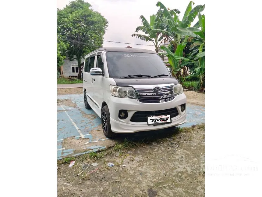 2015 Daihatsu Luxio X Van
