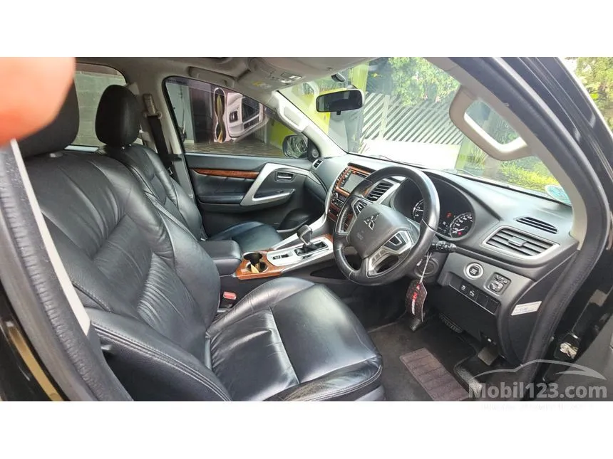 2016 Mitsubishi Pajero Sport Dakar 4X2 SUV