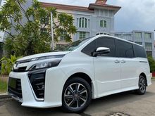 2019 Toyota Voxy 2.0 Base Spec Wagon Nik2019 White On Black Km7000 Sunroof Captain Seat TDP.99JT