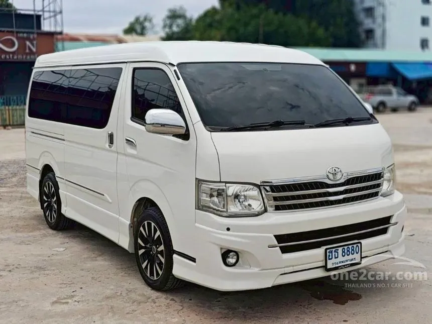 2013 Toyota VENTURY V Van