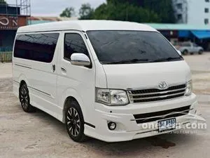 2013 Toyota VENTURY 2.7 V Van