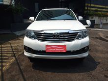 Toyota Fortuner Bensin 2.7 V 4x4 AT 2014 Putih KM.40RB Plat F