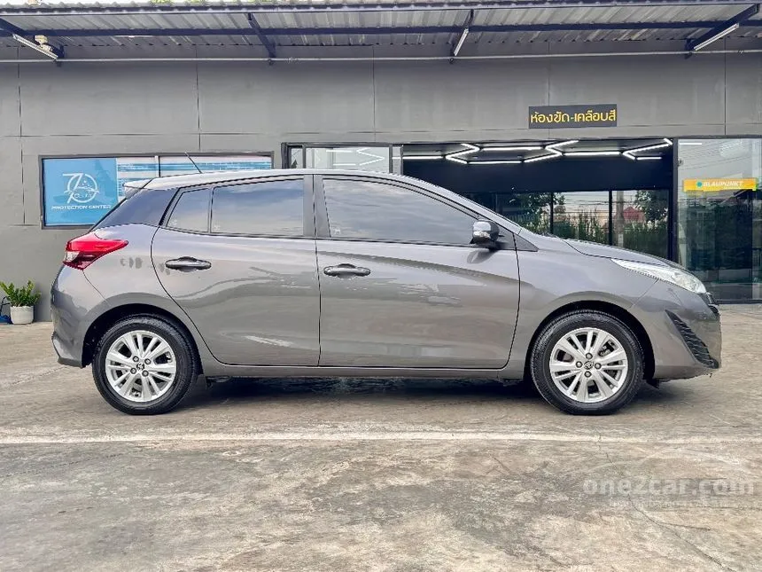2017 Toyota YARIS E Hatchback