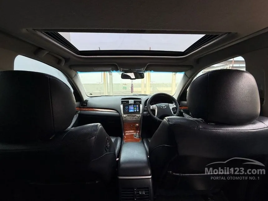 2010 Toyota Camry Q Sedan
