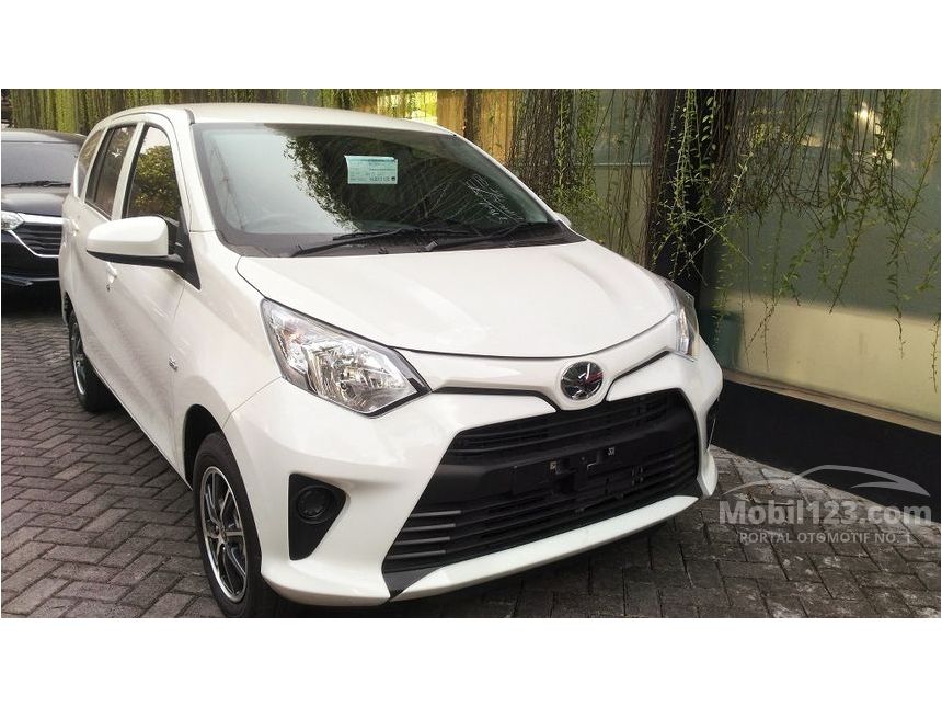 Gambar Mobil Toyota Calya  Warna Putih Galeri Mobil