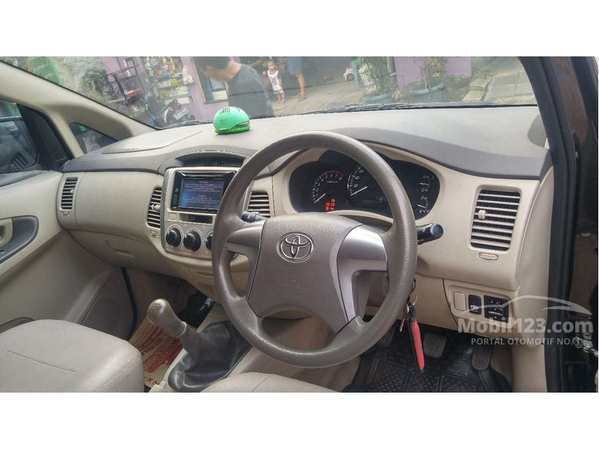 2014 Toyota Kijang Innova J MPV