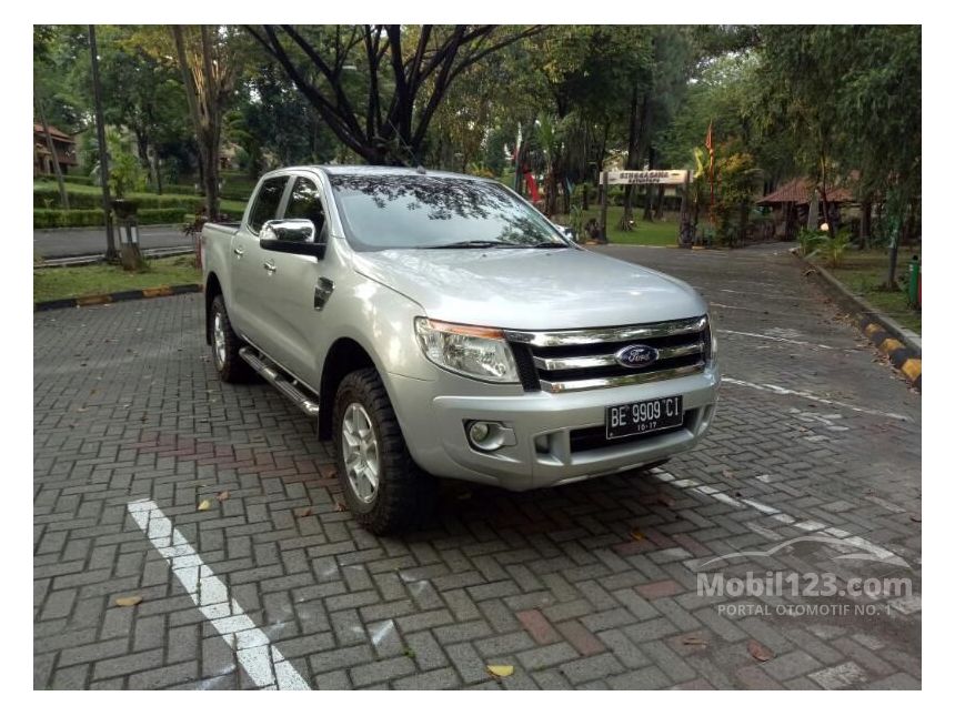 Jual Mobil Ford Ranger 2012 XLT 3.0 di Jawa Timur Manual 