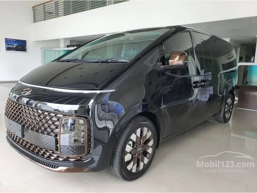 Jual Mobil Hyundai Staria 2024 Signature 7 2.2 di DKI Jakarta Automatic Wagon Putih Rp 1.060.000.000